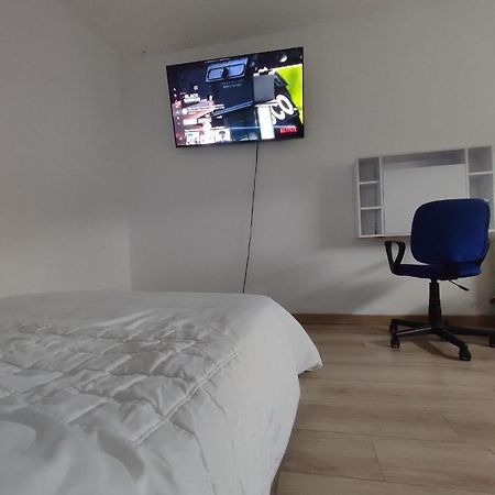 דירות ליל Chambre Prive Dans Une Maison Avec Terrasse Et Jardin Salles De Bain Partagees מראה חיצוני תמונה