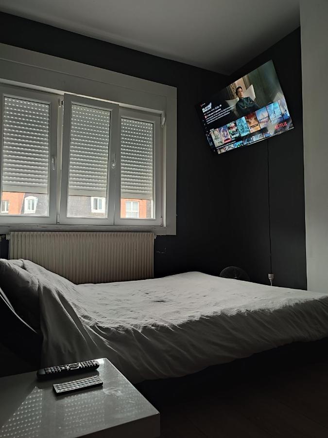 דירות ליל Chambre Prive Dans Une Maison Avec Terrasse Et Jardin Salles De Bain Partagees מראה חיצוני תמונה