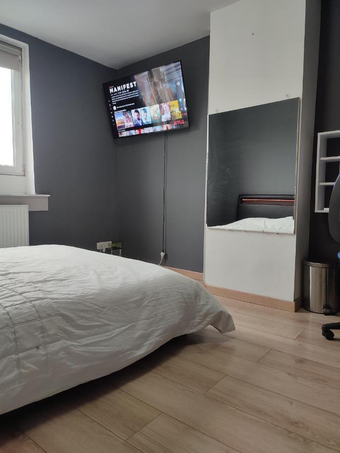 דירות ליל Chambre Prive Dans Une Maison Avec Terrasse Et Jardin Salles De Bain Partagees מראה חיצוני תמונה